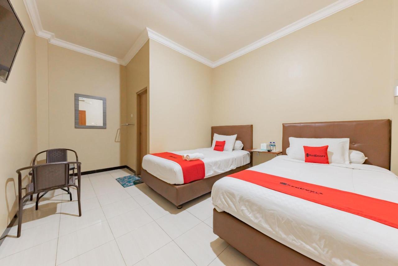 Reddoorz At Pahlawan Street Hotel *